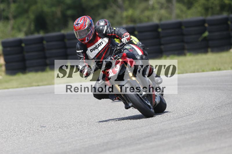 /27 12.06.2025 Ducati Schweiz Trackday Warmup  ADR/blau-bleu/23